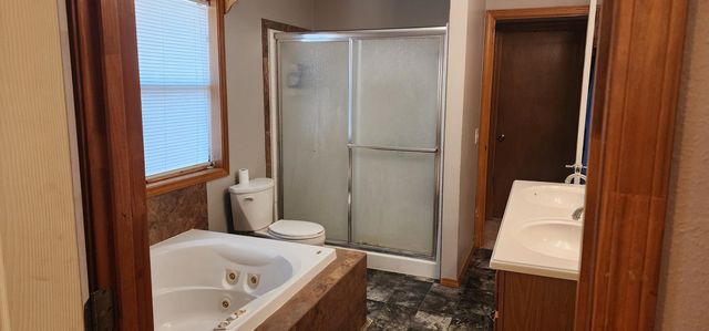 23927 Robin Drive, Golden, MO 65658