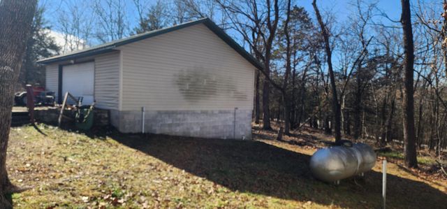 23927 Robin Drive, Golden, MO 65658