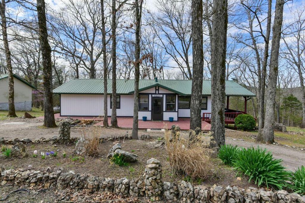 23927 Robin Drive, Golden, MO 65658