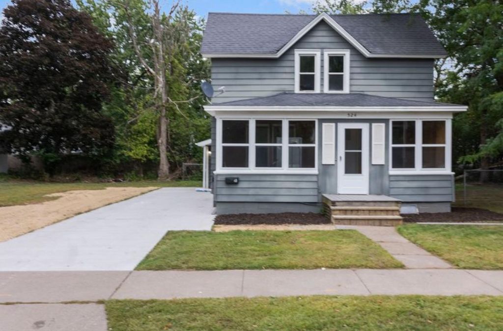 524 S Dakota Avenue, New Richmond, WI 54017