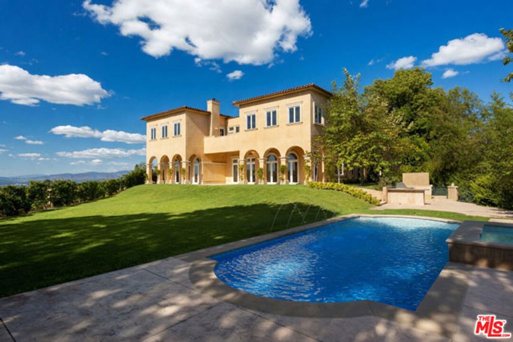 2600 Bowmont Drive, Beverly Hills, CA 90210