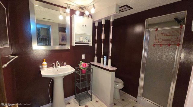 18290 Whitney Road, Strongsville, OH 44149