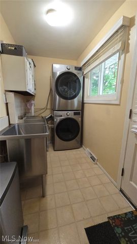 18290 Whitney Road, Strongsville, OH 44149