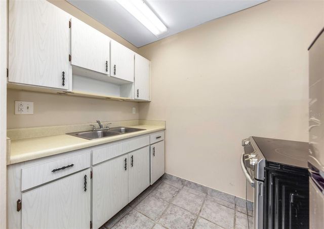 24862 US HIGHWAY 19 N 2001, Clearwater, FL 33763