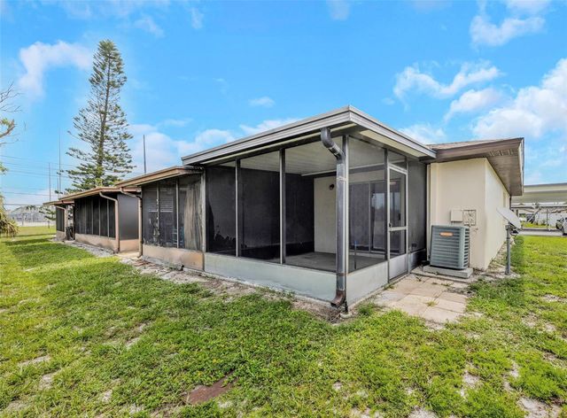 24862 US HIGHWAY 19 N 2001, Clearwater, FL 33763