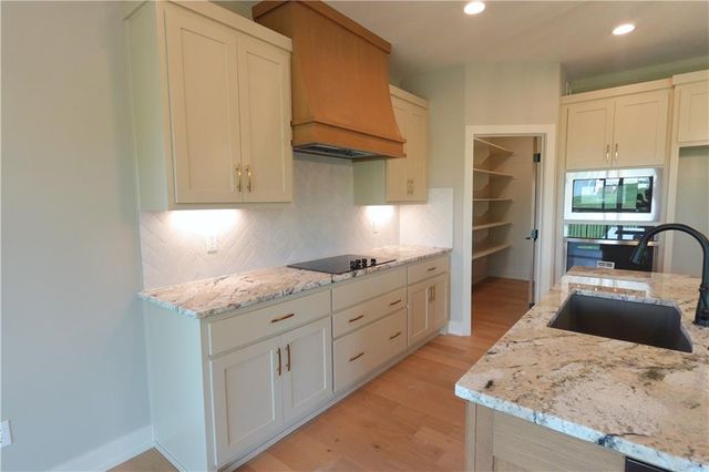 12720 NW Larkspur Lane, Platte City, MO 64079