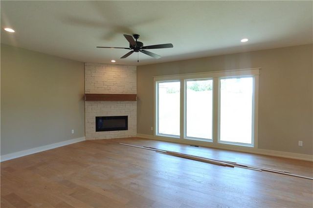 12720 NW Larkspur Lane, Platte City, MO 64079