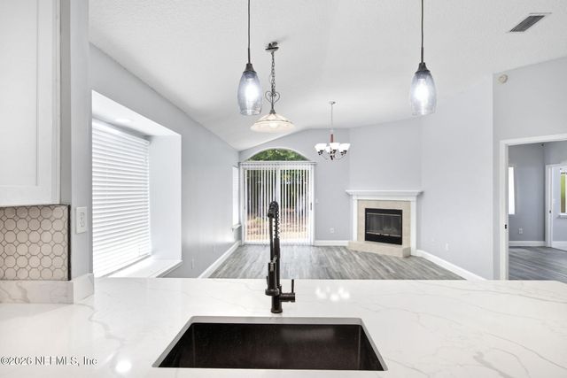 1134 RADIS Place, Jacksonville, FL 32225