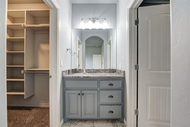 10060 E Stella Acres Lane, Oklahoma City, OK 73165