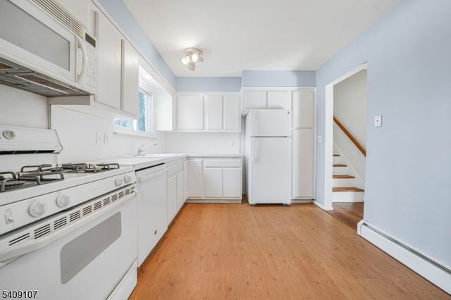 645 Wildwood Rd, Northvale Boro, NJ 07647