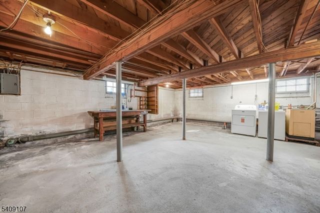 645 Wildwood Rd, Northvale Boro, NJ 07647