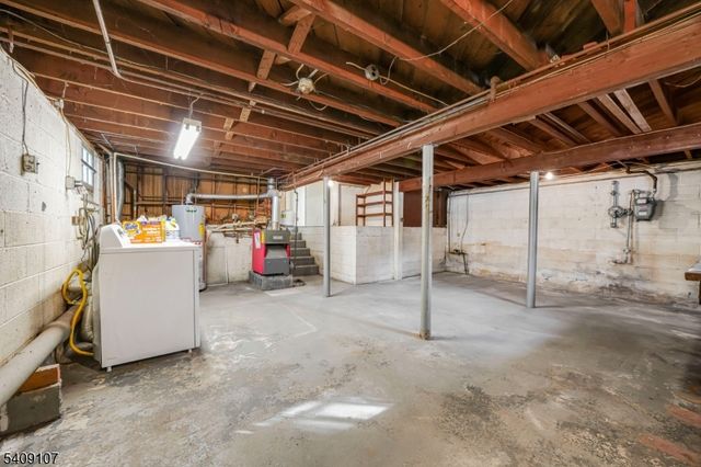 645 Wildwood Rd, Northvale Boro, NJ 07647