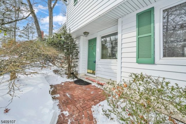 645 Wildwood Rd, Northvale Boro, NJ 07647