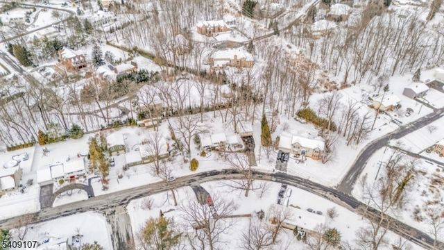 645 Wildwood Rd, Northvale Boro, NJ 07647