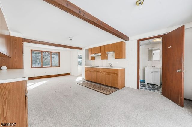 645 Wildwood Rd, Northvale Boro, NJ 07647