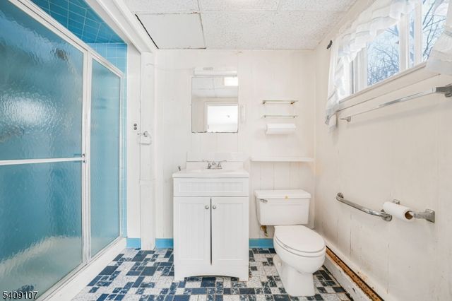 645 Wildwood Rd, Northvale Boro, NJ 07647