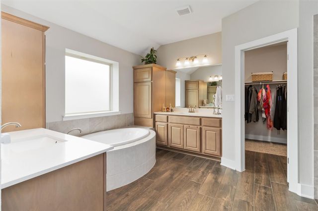 110 Buteo ST, Cedar Creek, TX 78612