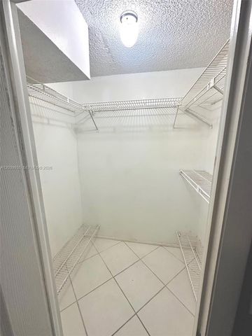 4158 Inverrary Dr 405, Lauderhill, FL 33319