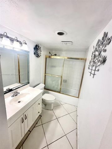 4158 Inverrary Dr 405, Lauderhill, FL 33319