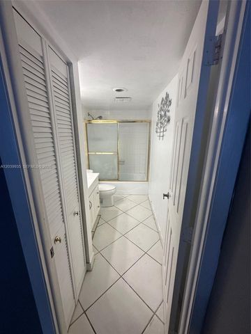 4158 Inverrary Dr 405, Lauderhill, FL 33319