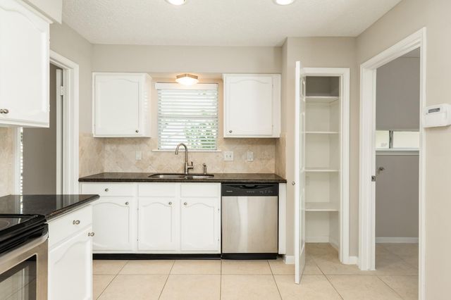 3042 Pecan Point Drive, Sugar Land, TX 77478