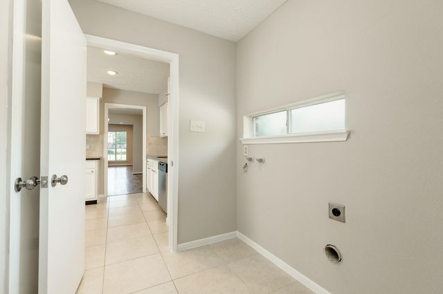 3042 Pecan Point Drive, Sugar Land, TX 77478