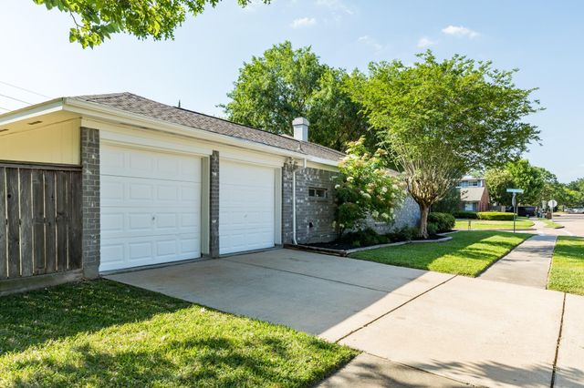3042 Pecan Point Drive, Sugar Land, TX 77478