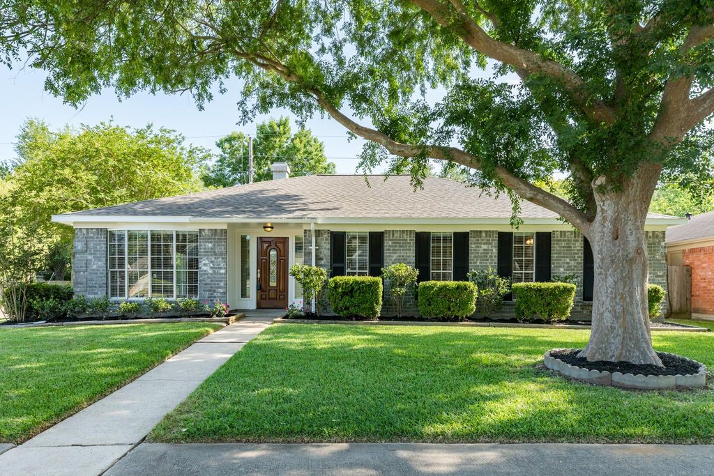 3042 Pecan Point Drive, Sugar Land, TX 77478