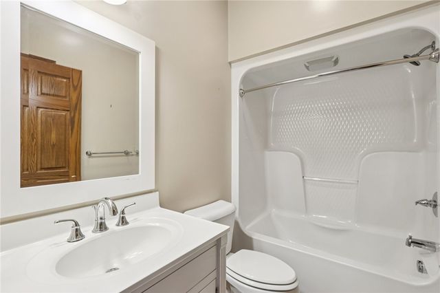 2210 SKYHILL ROAD, Mahoning Twp, PA 16116