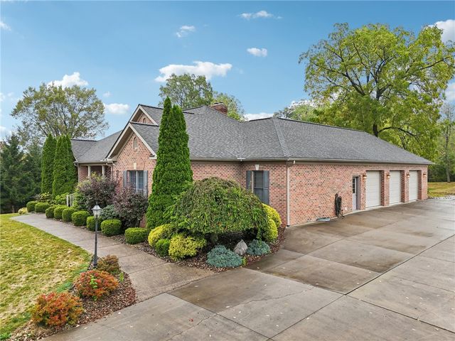 2210 SKYHILL ROAD, Mahoning Twp, PA 16116