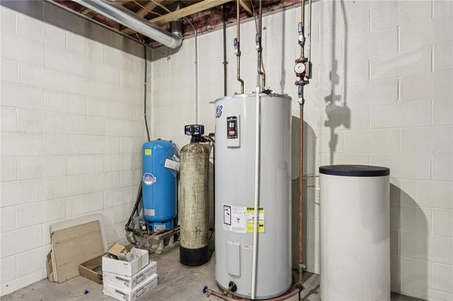 2210 SKYHILL ROAD, Mahoning Twp, PA 16116