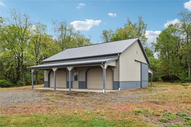 2210 SKYHILL ROAD, Mahoning Twp, PA 16116