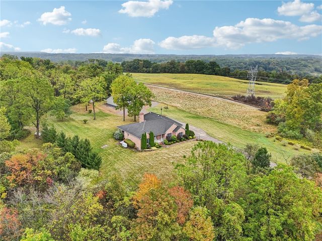 2210 SKYHILL ROAD, Mahoning Twp, PA 16116