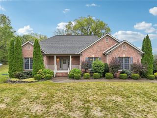 2210 SKYHILL ROAD, Mahoning Twp, PA 16116