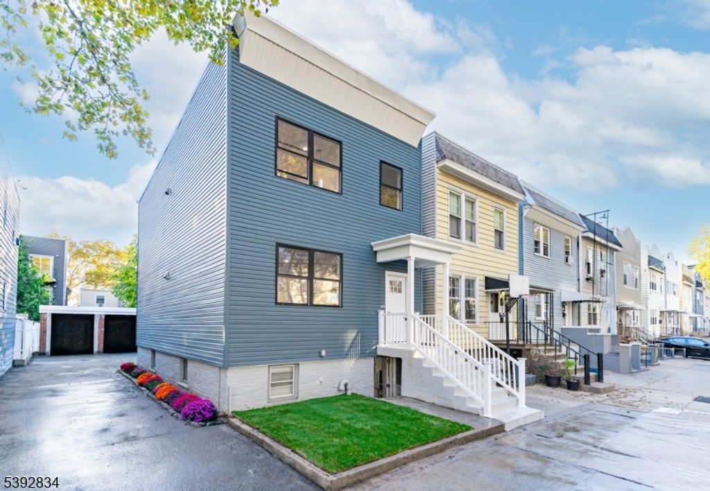 111 Clarke Ave, Jersey City, NJ 07304