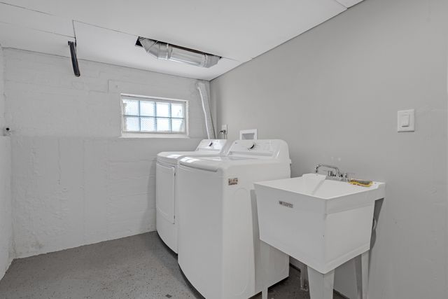 343 Frederick Avenue, Bellwood, IL 60104