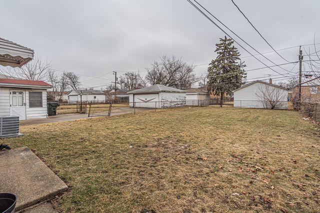 343 Frederick Avenue, Bellwood, IL 60104