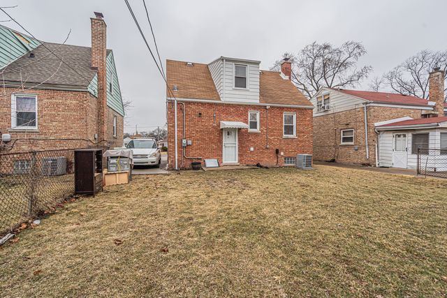 343 Frederick Avenue, Bellwood, IL 60104