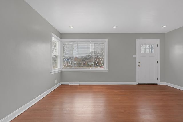 343 Frederick Avenue, Bellwood, IL 60104