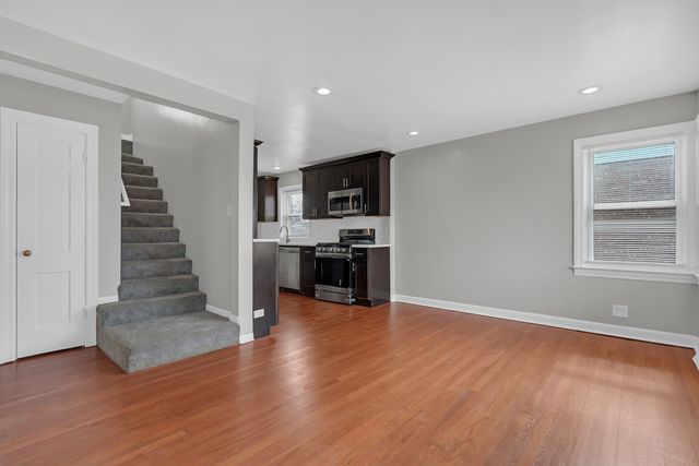 343 Frederick Avenue, Bellwood, IL 60104