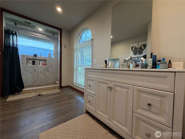 41725 40th Avenue Ct S, Roy, WA 98580