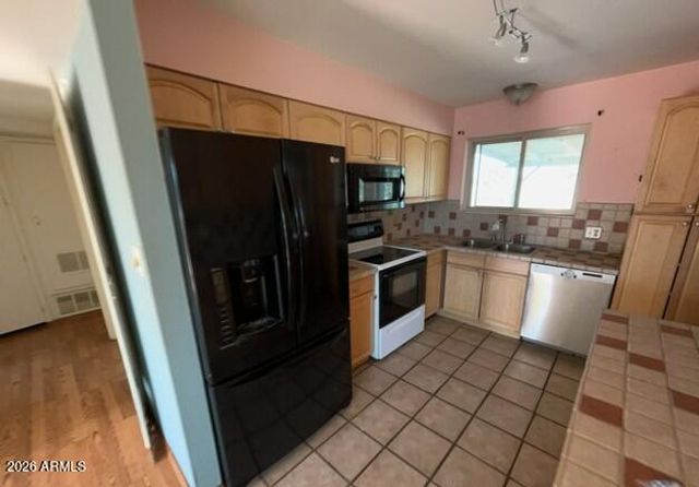 11829 N CHERRY HILLS Drive E, Sun City, AZ 85351