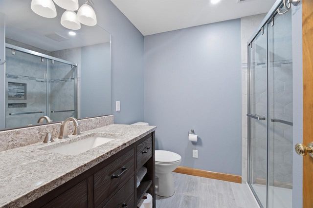 127 W BAREFOOT COURT, Appleton, WI 54913