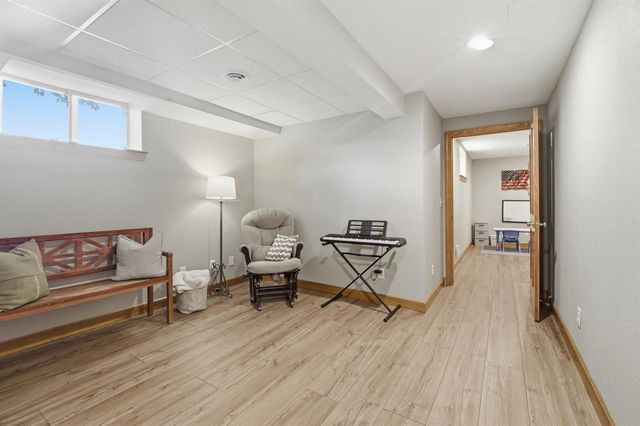127 W BAREFOOT COURT, Appleton, WI 54913