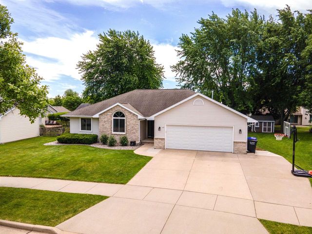 127 W BAREFOOT COURT, Appleton, WI 54913