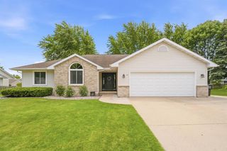 127 W BAREFOOT COURT, Appleton, WI 54913