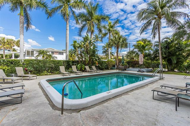 3212 NE 12th Street 502, Pompano Beach, FL 33062