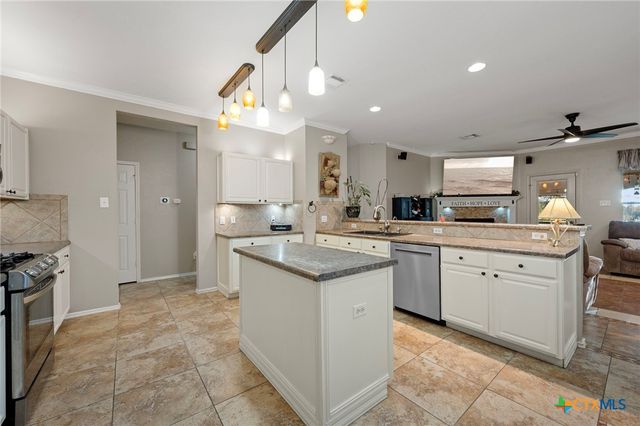 17813 Floribundas Lane, Elgin, TX 78621