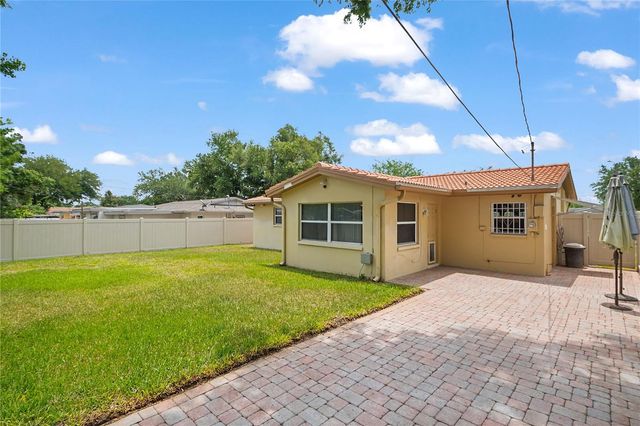 970 8TH AVENUE NE, Largo, FL 33770