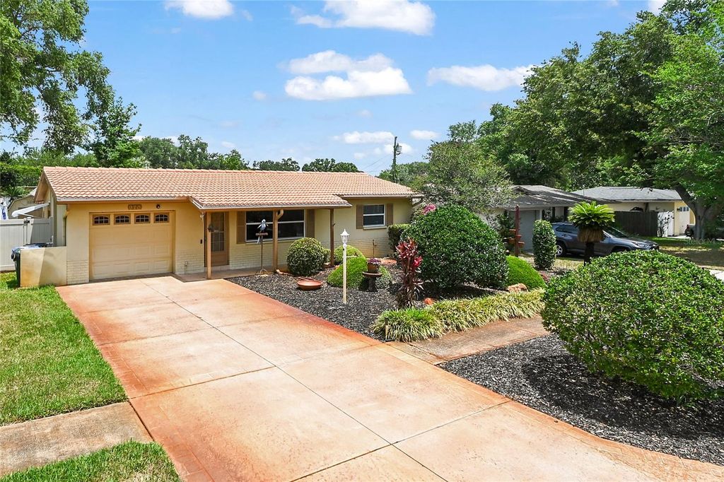 970 8TH AVENUE NE, Largo, FL 33770
